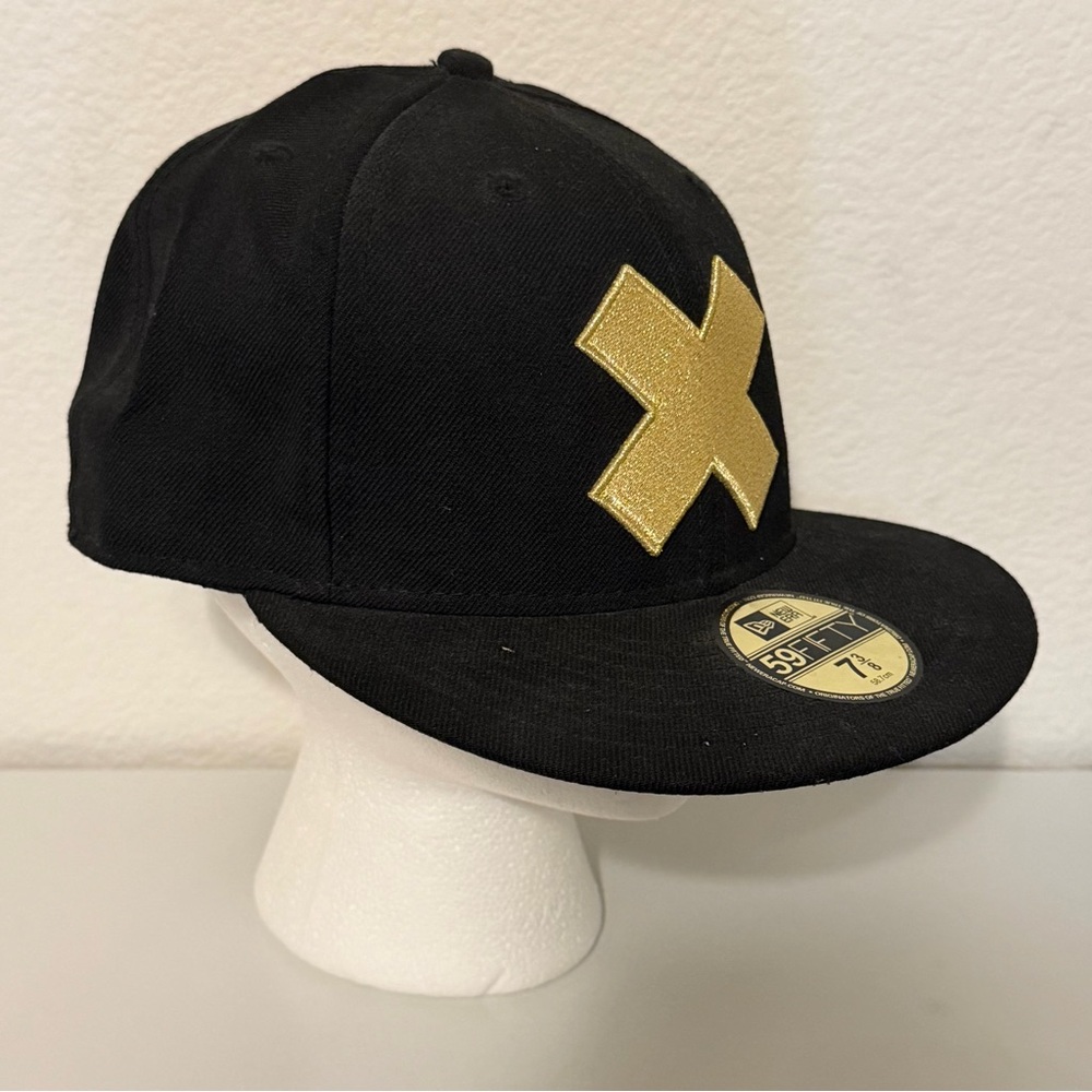 NWOT New Era x One Piece Collaboration | Tony Tony Chopper Gold Embroidered Cap - Picture 6 of 16